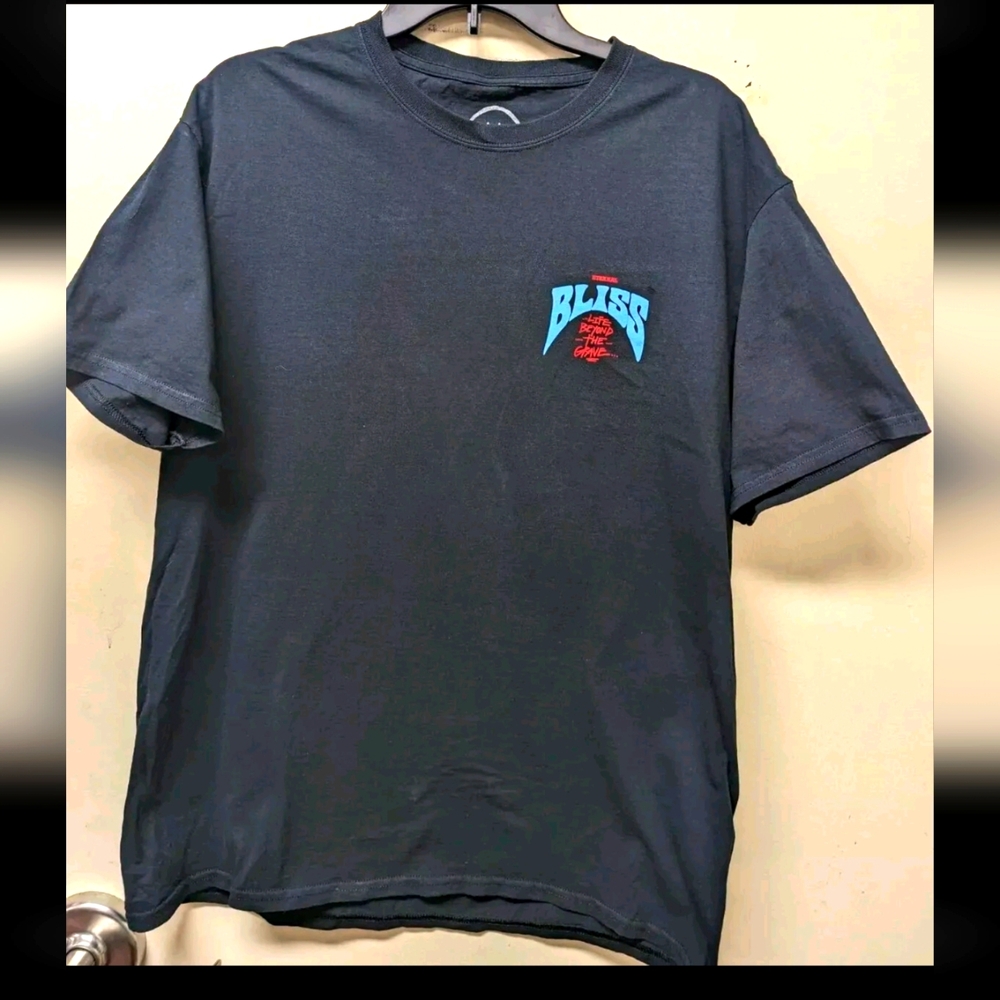 Tilly's Mens Tee Size L